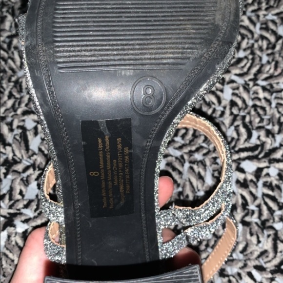 Heels - Picture 3 of 3